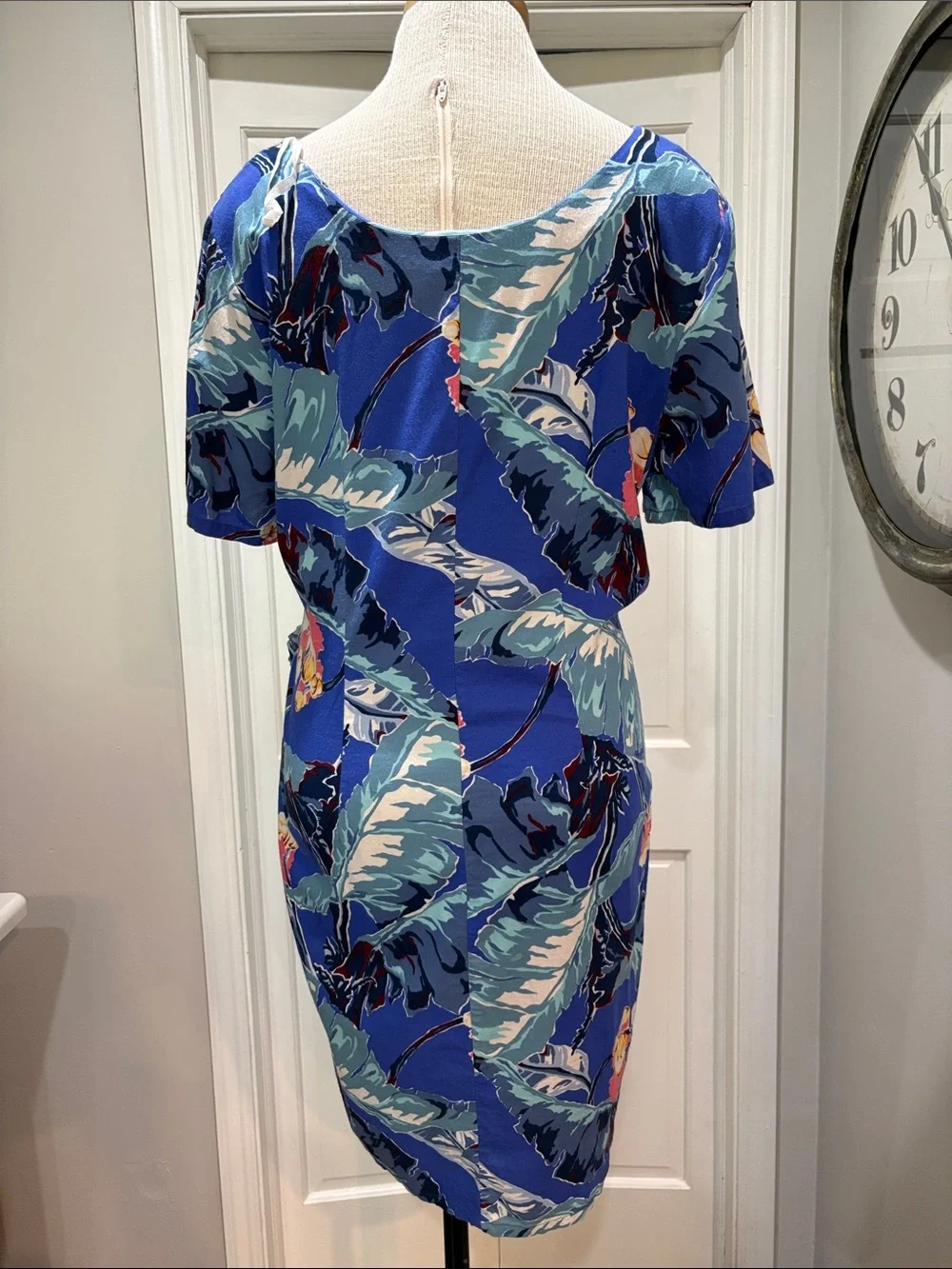 Hilo Hattie sz L made in Hawaii  blue floral short sleeve dress with wrap skirt